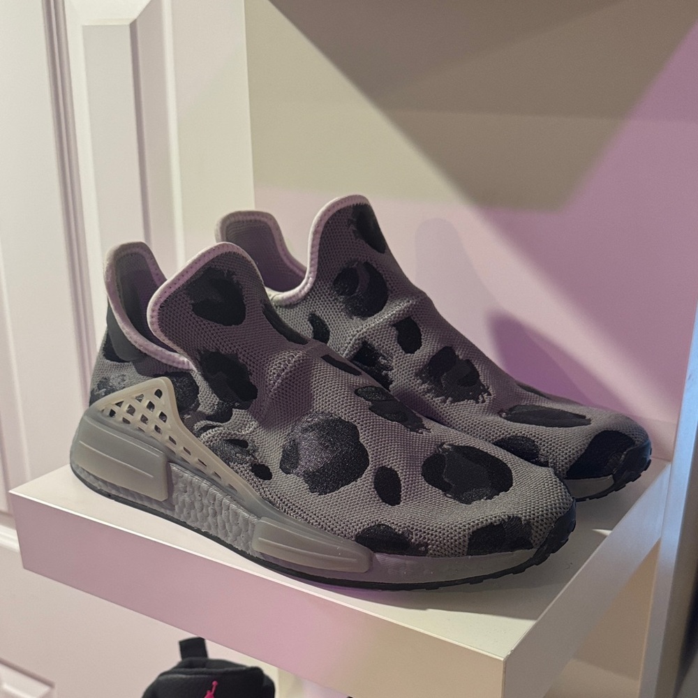 Size 9 adidas human races without laces